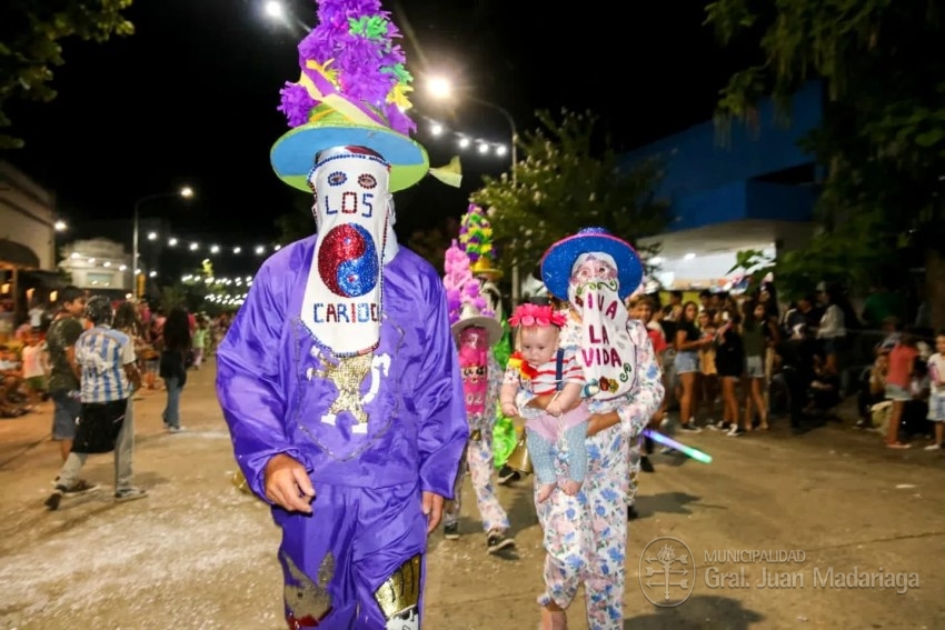 Madariaga vivi los Carnavales a pura msica, baile y espuma