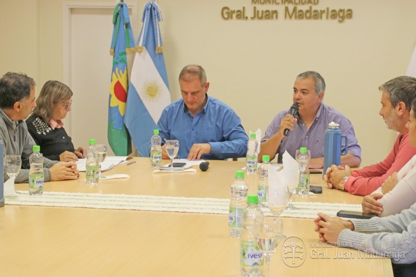 Santoro firm con los clubes el convenio del programa denominado 