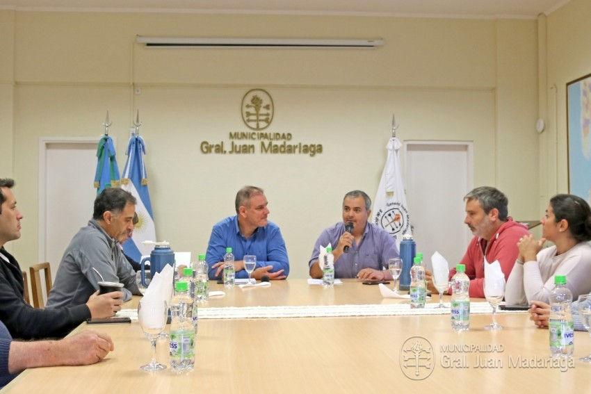 Santoro firm con los clubes el convenio del programa denominado 