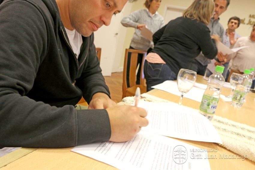 Santoro firm con los clubes el convenio del programa denominado 