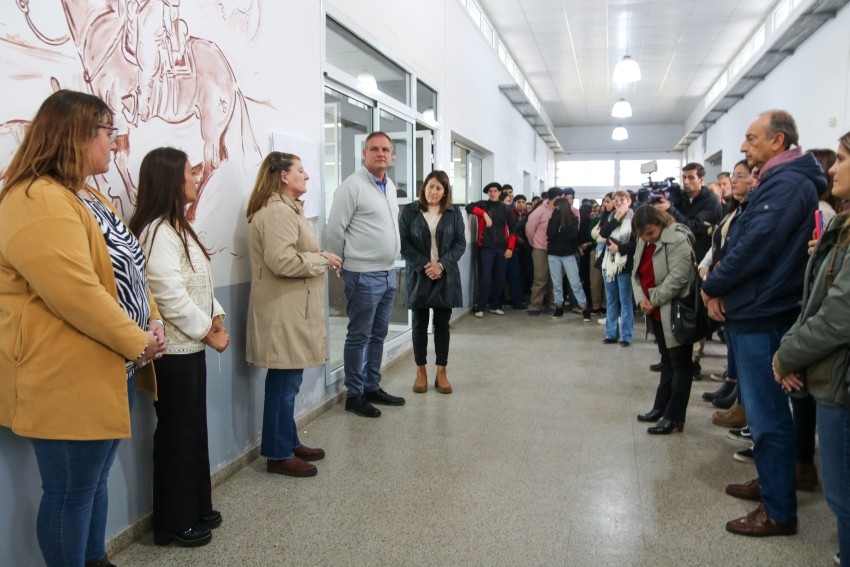 Santoro inaugur dos aulas en la Escuela Agraria