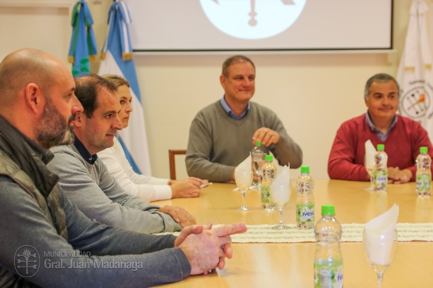 Santoro recibi a representantes de Carrefour para avanzar sobre la in