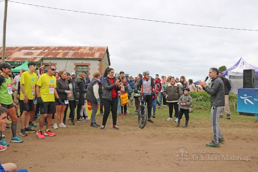 El Paraje Juancho vivi� una hermosa jornada deportiva y solidaria