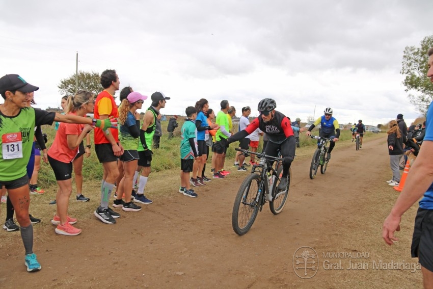 El Paraje Juancho vivi� una hermosa jornada deportiva y solidaria