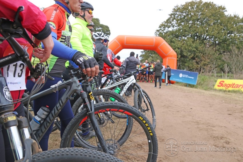 El Paraje Juancho vivi� una hermosa jornada deportiva y solidaria