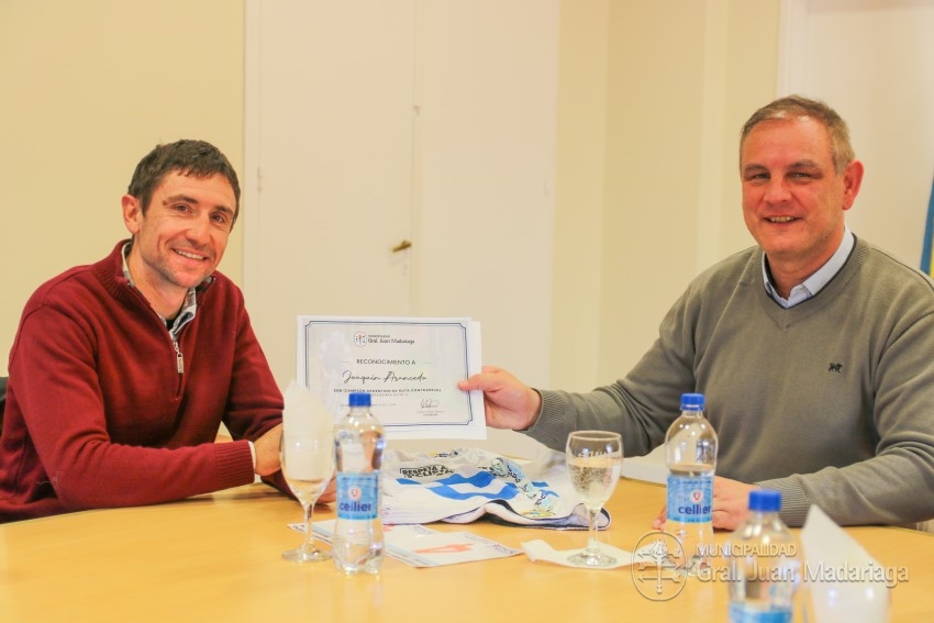 Reconocieron a dos importantes ciclistas locales por su destacada actu