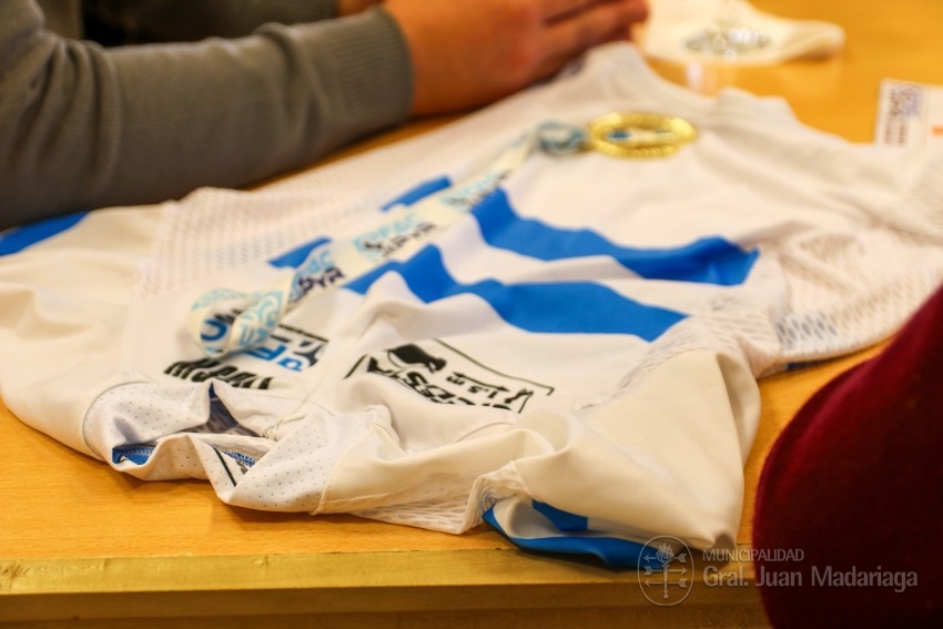 Reconocieron a dos importantes ciclistas locales por su destacada actu