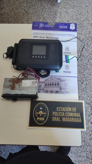 Un reconocido delincuente fue detenido por golpear y daar el auto de 