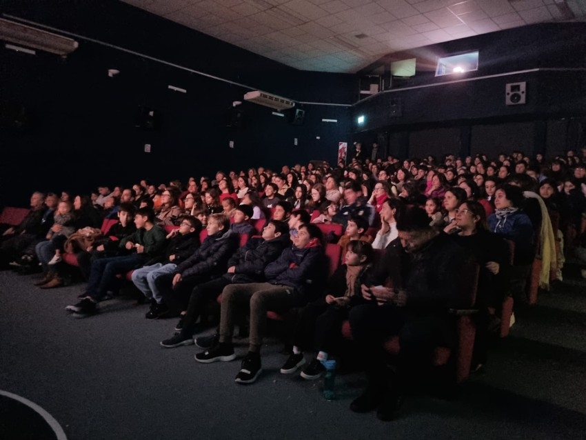 A sala llena se proyect IntensaMente 2