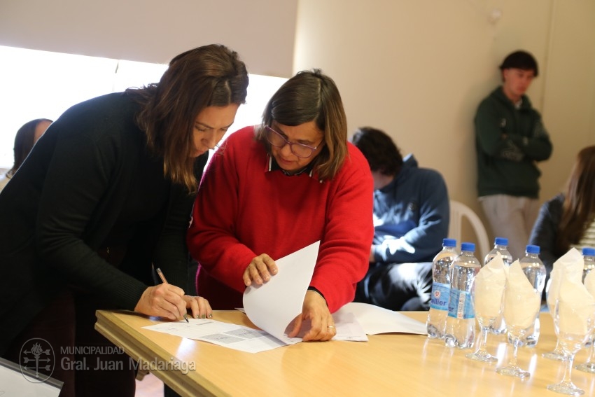 Otros 36 vecinos firmaron su boleto de compra venta