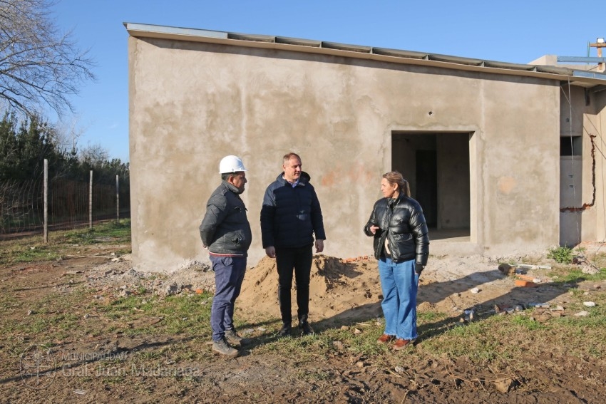Santoro visitó la obra de las 70 viviendas