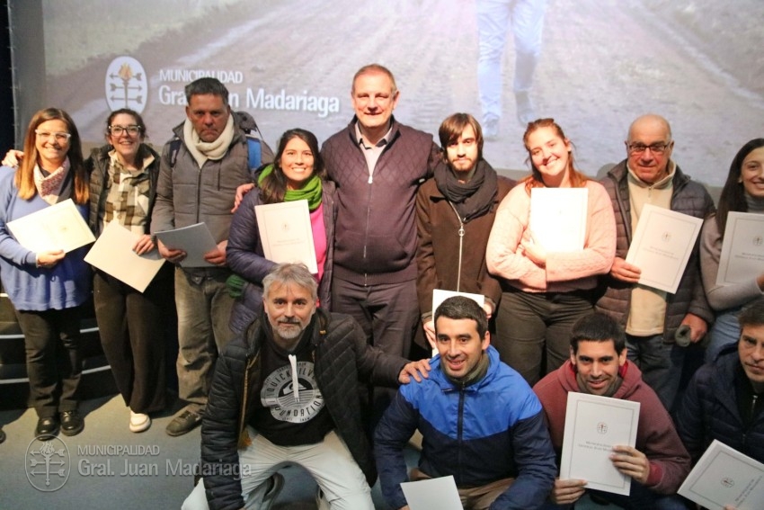 Hoy 144 vecinos firmaron su boleto de compra-venta de sus terrenos