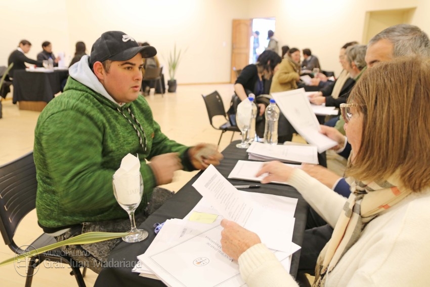 Hoy 144 vecinos firmaron su boleto de compra-venta de sus terrenos