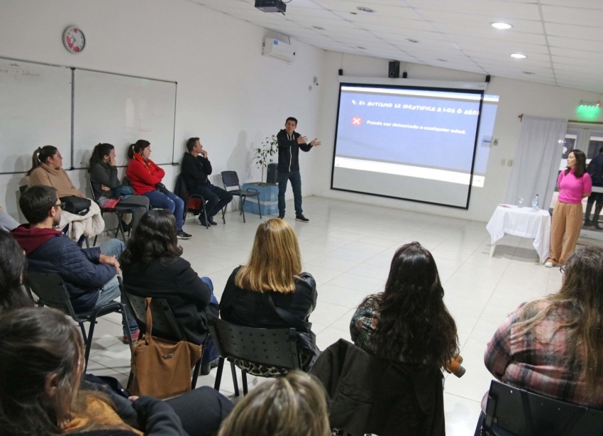 Inici el Ciclo de Charlas sobre Autismo
