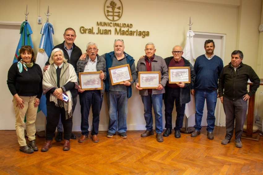 Reconocieron a profesionales madariaguenses en su d�a por su extensa t