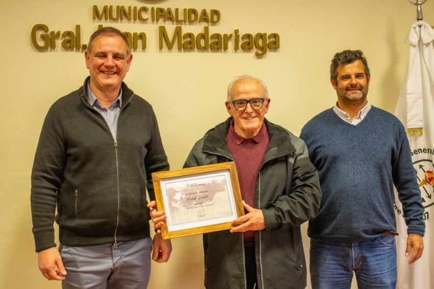 Reconocieron a profesionales madariaguenses en su d�a por su extensa t