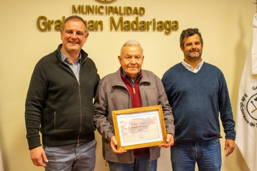 Reconocieron a profesionales madariaguenses en su d�a por su extensa t