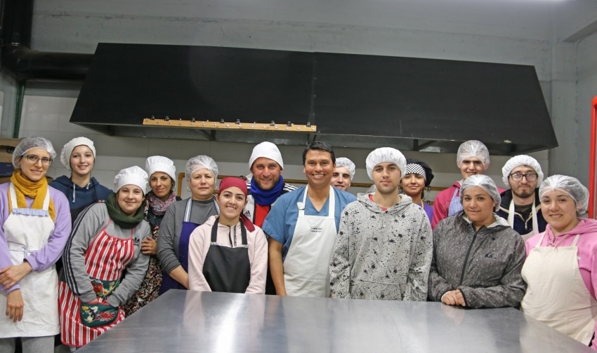 Contin�an las pr�cticas en el curso de ayudante de cocina