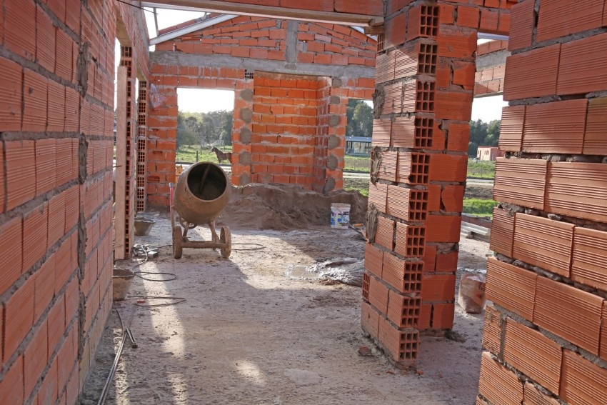 El municipio don chapas a FAE para que pueda techar el hogar