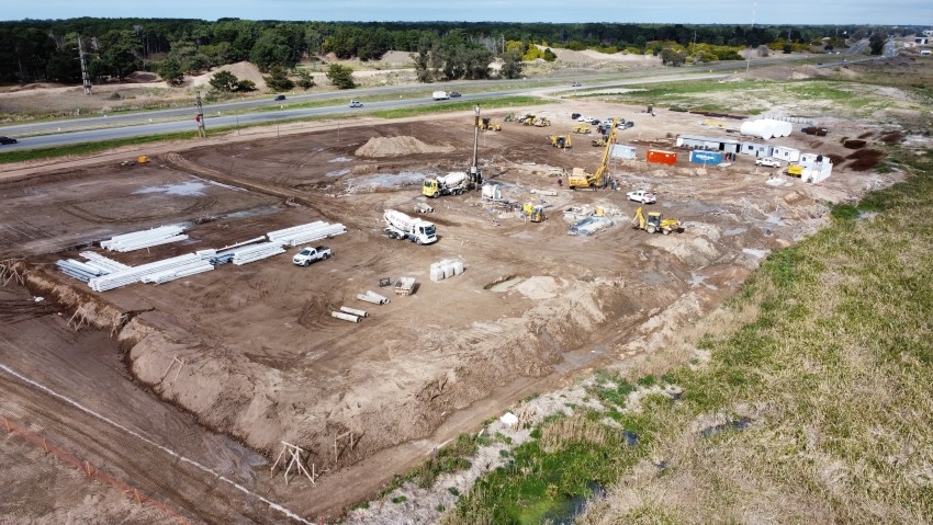 La instalaci�n de Carrefour avanza en el Frente de Ruta