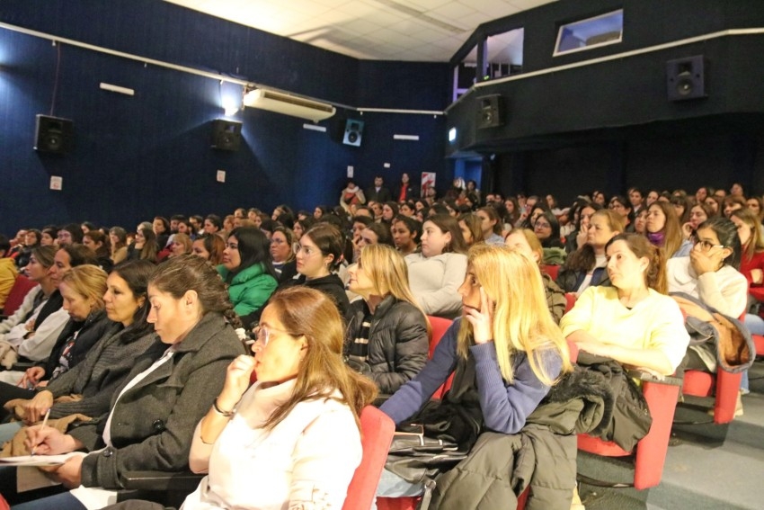 Con gran concurrencia se realiz la charla 