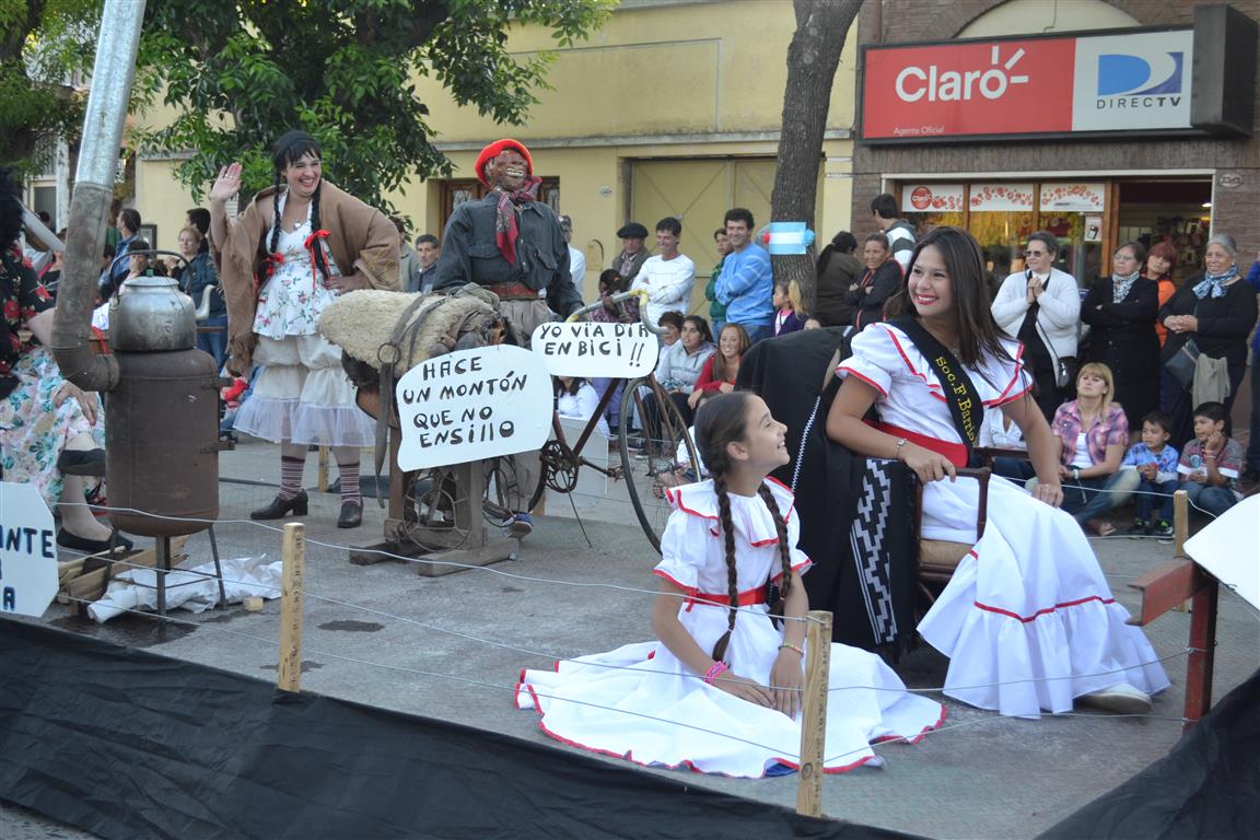 Popovich junto a la Fiesta del Gaucho