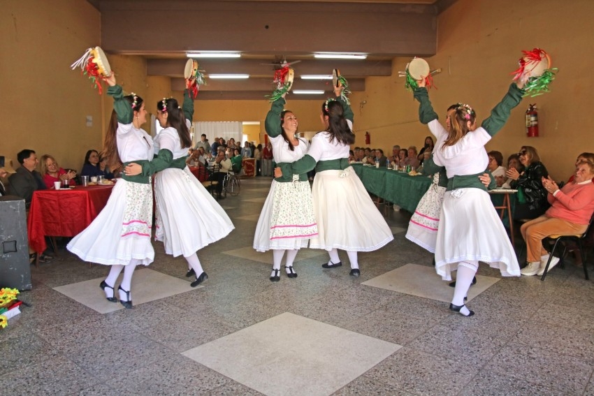 A pura tradicin se realiz una nueva edicin del Crisol de Razas