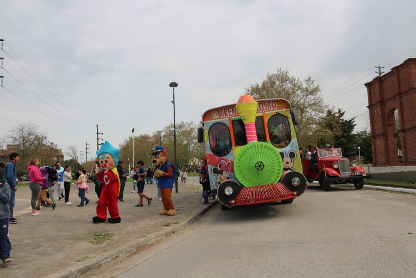 Con un gran marco de pblico se realiz el festejo por el Da del Nio