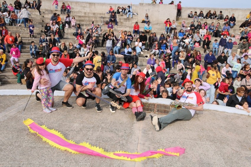 Con un gran marco de pblico se realiz el festejo por el Da del Nio