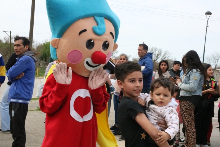 Con un gran marco de pblico se realiz el festejo por el Da del Nio