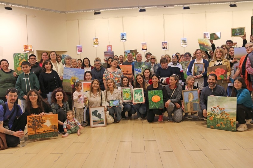 Se realiz la entrega de cuadros de la muestra 