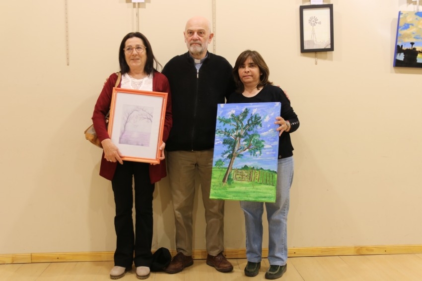 Se realiz la entrega de cuadros de la muestra 