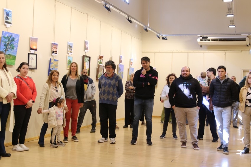 Se realiz la entrega de cuadros de la muestra 