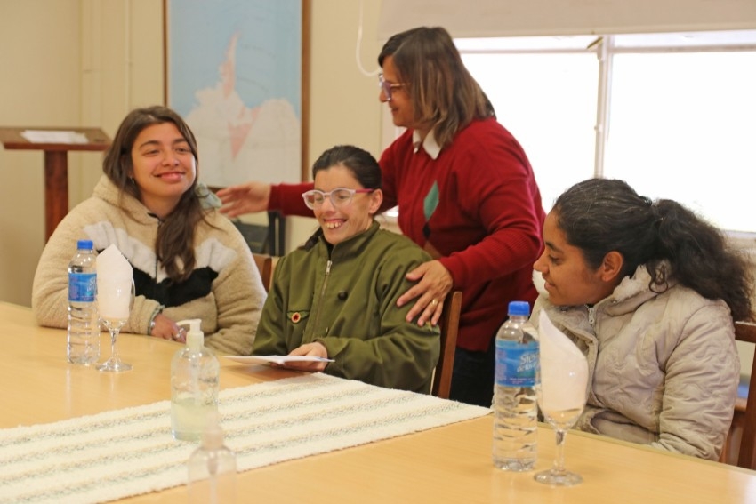 Se otorgaron los premios a las instituciones ganadores del desfile de 