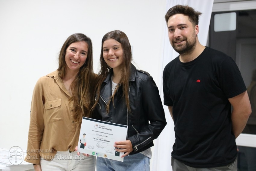 Jvenes madariaguenses culminaron el curso de camarero