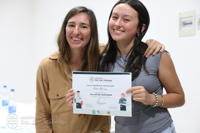 Jvenes madariaguenses culminaron el curso de camarero