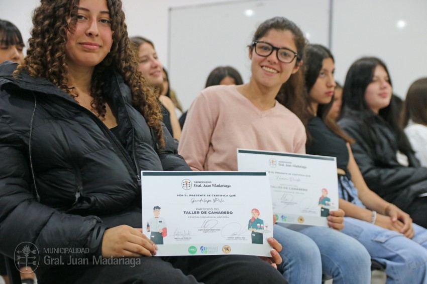Jvenes madariaguenses culminaron el curso de camarero