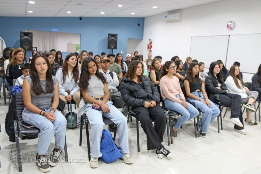 Jvenes madariaguenses culminaron el curso de camarero
