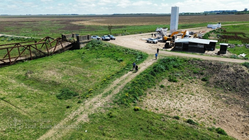 Santoro recorri la obra del nuevo puente del Canal 5