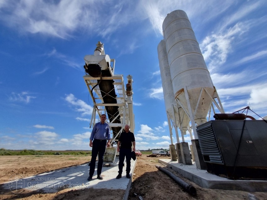Santoro recorri la obra del nuevo puente del Canal 5