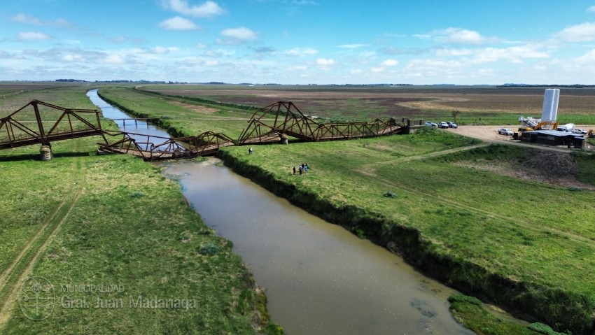 Santoro recorri la obra del nuevo puente del Canal 5