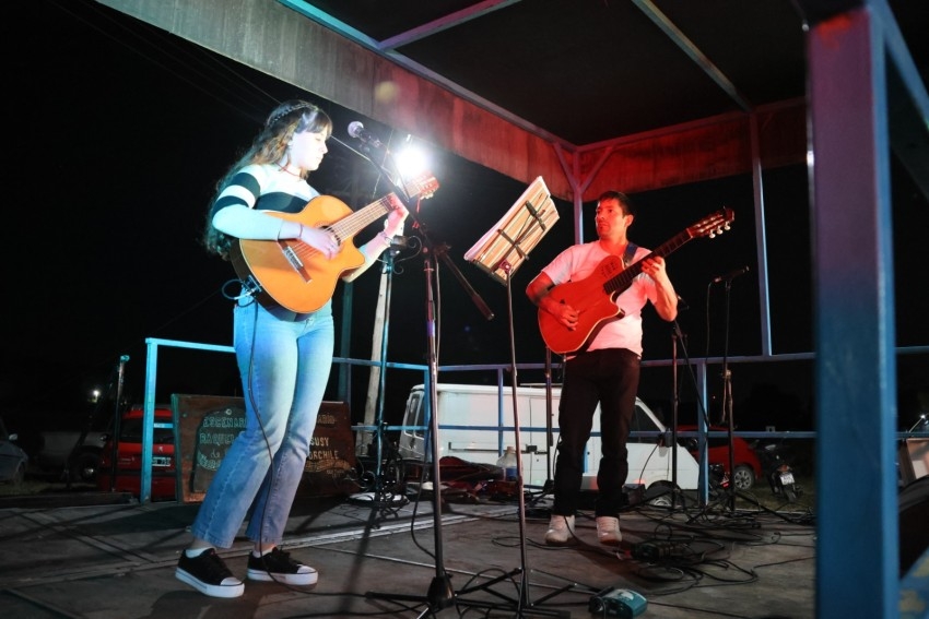 Con un excelente marco de pblico inici en ciclo Folclore en los Barr