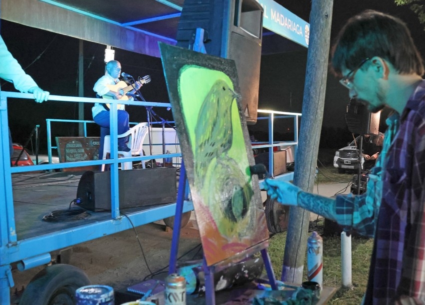 Con un excelente marco de pblico inici en ciclo Folclore en los Barr