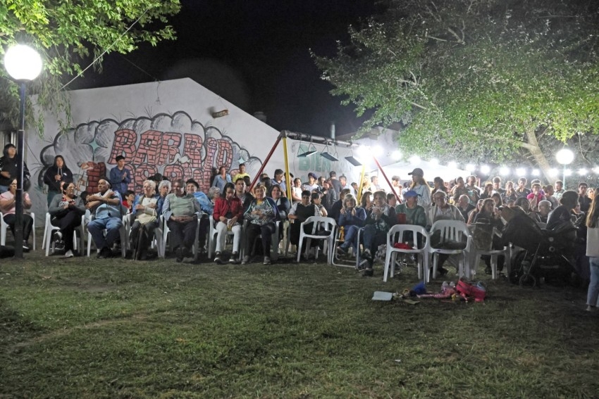 Con un excelente marco de pblico inici en ciclo Folclore en los Barr