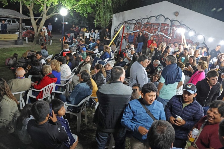 Con un excelente marco de pblico inici en ciclo Folclore en los Barr