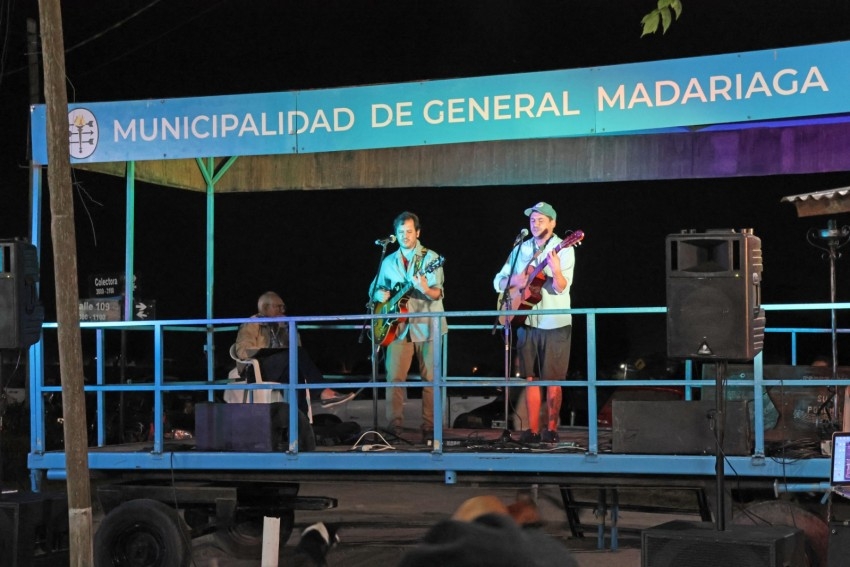 Con un excelente marco de pblico inici en ciclo Folclore en los Barr