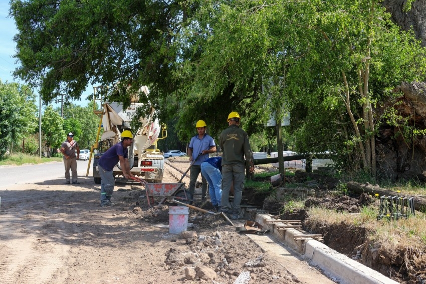 Santoro recorri las obras del Parque de la Estacin y calle Alem