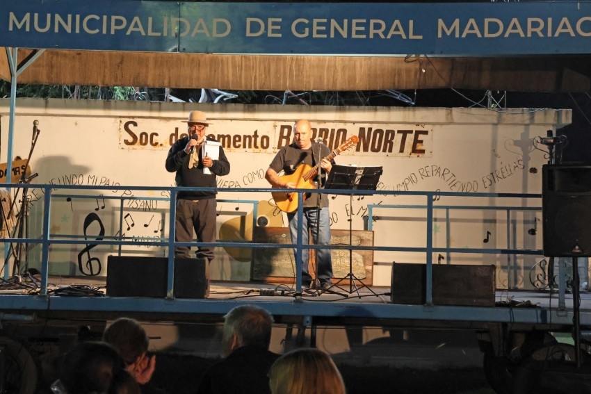 El folclore pas por el barrio Norte