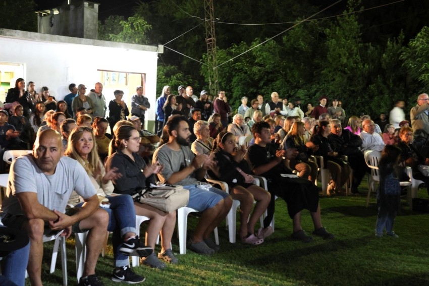 El folclore pas por el barrio Norte