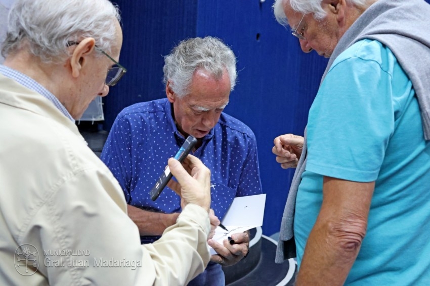 El pblico disfrut de ancdotas, vivencias y recuerdos en la presenta